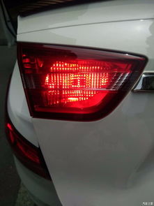 車燈更換記 霧燈、剎車燈、倒車燈維修心得與“飛利浦霧燈”的教訓