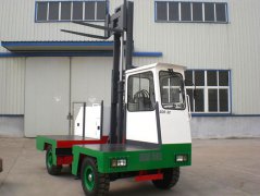 3噸電動側(cè)面叉車
