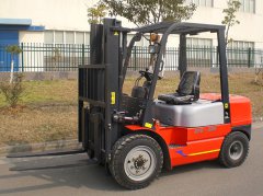 6噸內(nèi)燃平衡重式叉車
